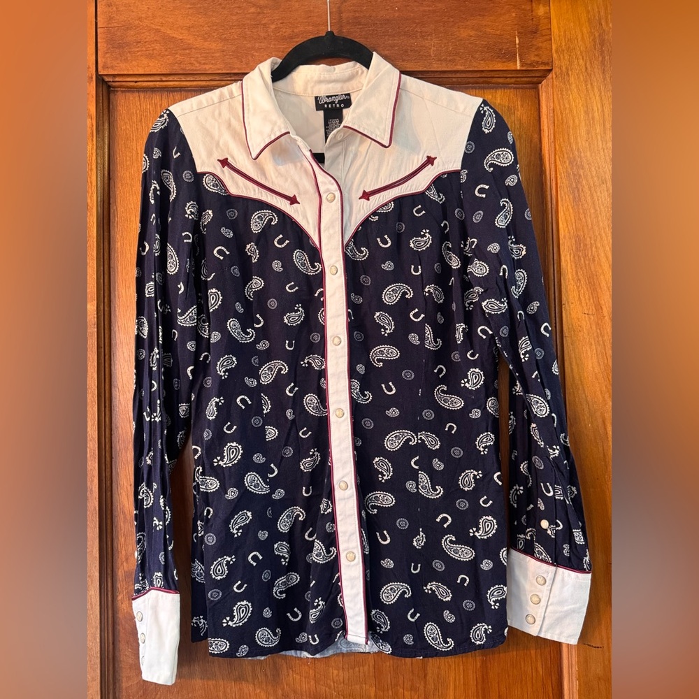 Wrangler Retro Western Wear with Pearled Buttons- Medium